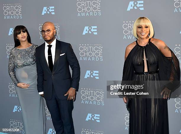 Crystal Renay, singers NeYo, and Mary J. Blige attend the 21st Annual Critics' Choice Awards at Barker Hangar on January 17, 2016 in Santa Monica,...