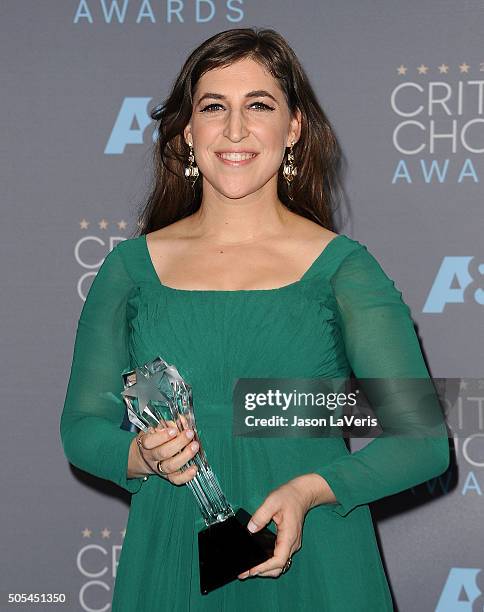 Actress Mayim Bialik poses in the press room at the 21st annual Critics' Choice Awards at Barker Hangar on January 17, 2016 in Santa Monica,...