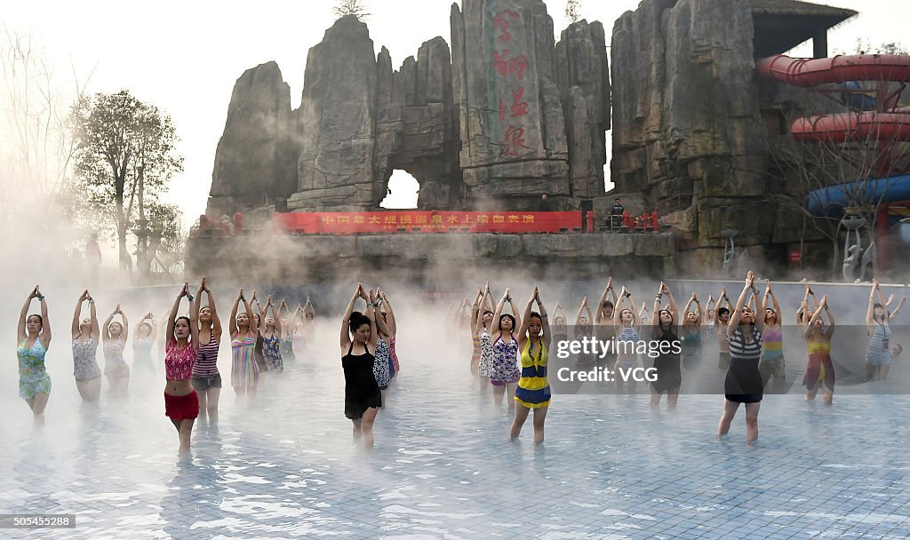 Yoga Performance At Hot Spring In Luoyang