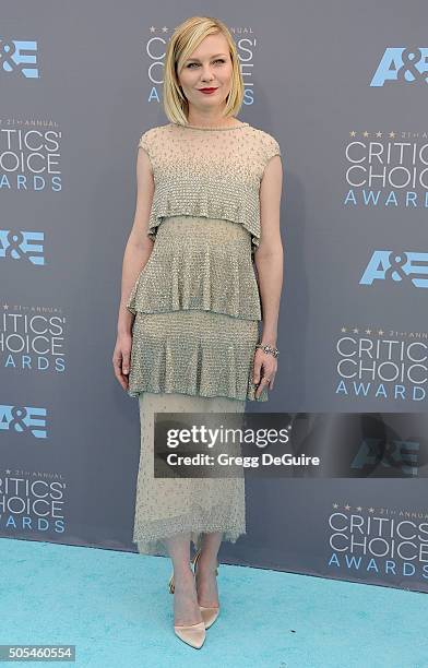 Actress Kirsten Dunst arrives at the 21st Annual Critics' Choice Awards at Barker Hangar on January 17, 2016 in Santa Monica, California.