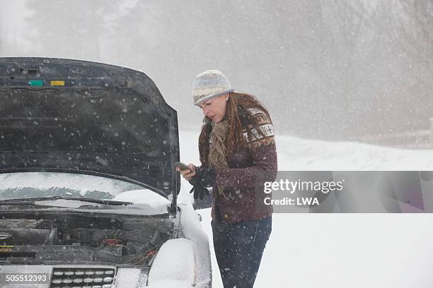 Stranded Car Snow Photos and Premium High Res Pictures - Getty Images