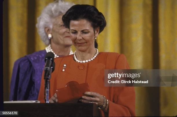 Mrs. George H. W. Bush at White House reception hosting Queen Sylvia of Sweden.