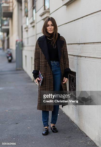 Giorgia Tordini outside Etro during Milan Men's Fashion Week Fall/Winter 2016/17 on January 18 in Milan, Italy