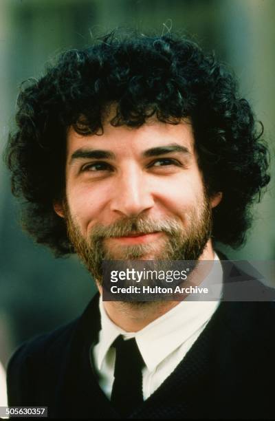Mandy Patinkin poses for the movie "Yentl" circa 1983.