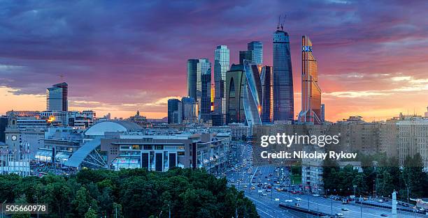 moscow sunset colors - moskau city stock-fotos und bilder