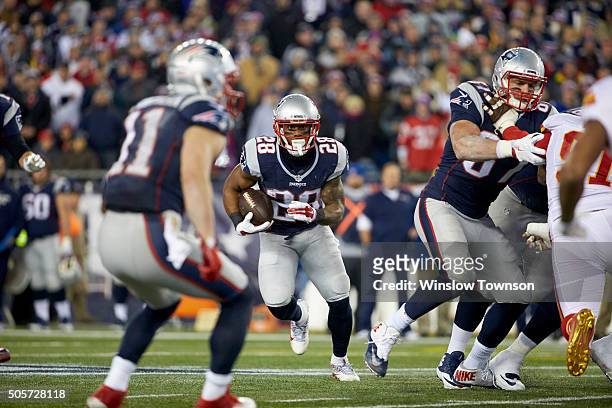 Playoffs: New England Patriots James White in action, rushing vs Kansas City Chiefs at Gillette Stadium. Foxborough, MA 1/16/2016 CREDIT: Winslow...