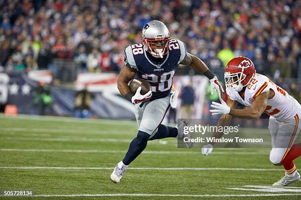 Playoffs: New England Patriots James White in action, rushing vs Kansas City Chiefs Marcus Peters at Gillette Stadium. Foxborough, MA 1/16/2016...