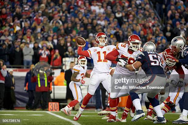 Playoffs: Kansas City Chiefs QB Alex Smith in action, passing vs New England Patriots at Gillette Stadium. Foxborough, MA 1/16/2016 CREDIT: Winslow...