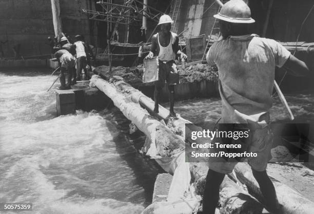 Workers helping in the construction of the Kariba Dam.