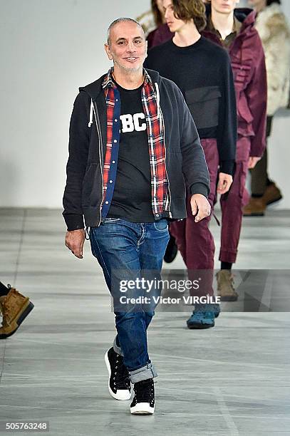 Fashion designer Alessandro Dell'Acqua walks the runway at the N21 show during Milan Men's Fashion Week Fall/Winter 2016/17 on January 17, 2016 in...