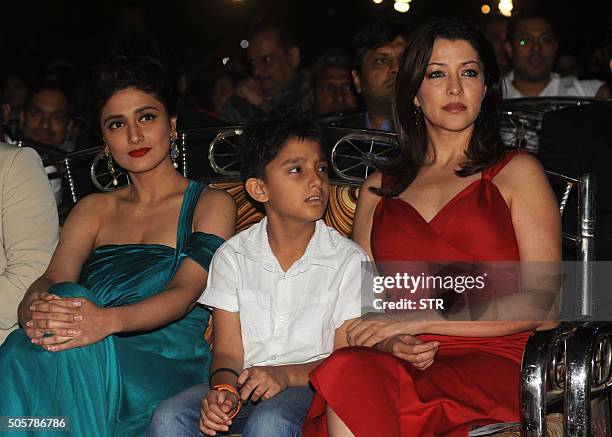 Indian Bollywood actresses Ragni Khanna and Aditi Govitrikar attend the annual 'Mumbai Police Melawa' show in Mumbai on January 19, 2016. AFP PHOTO /...