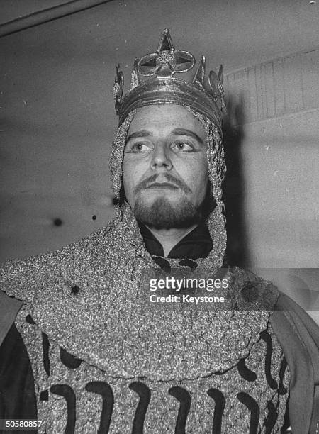 Portrait of French actor Gerard Philipe in costume as Richard II, 1954. Printed following his death on November 25th 1959.