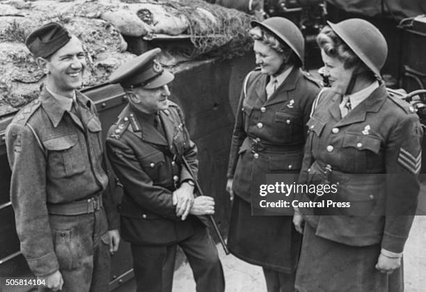 Ats Commandant Ats Sergeant Photos and Premium High Res Pictures - Getty Images