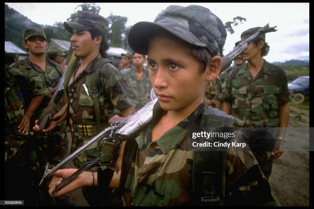 Nicaraguan contra rebels incl. rifle tot