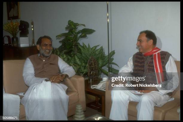 Janata Dal's PM-designate Chandra Shekhar mtg. W. Congress Party ldr. Ex-PM Raj- iv Gandhi.