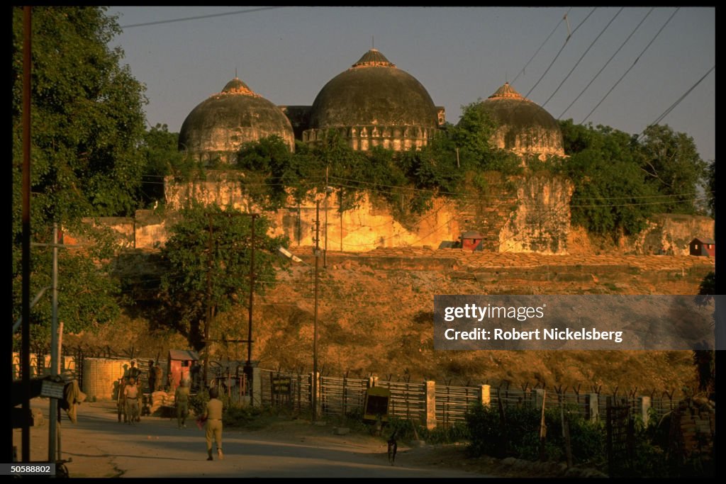 Police guarding fortified post by Babri