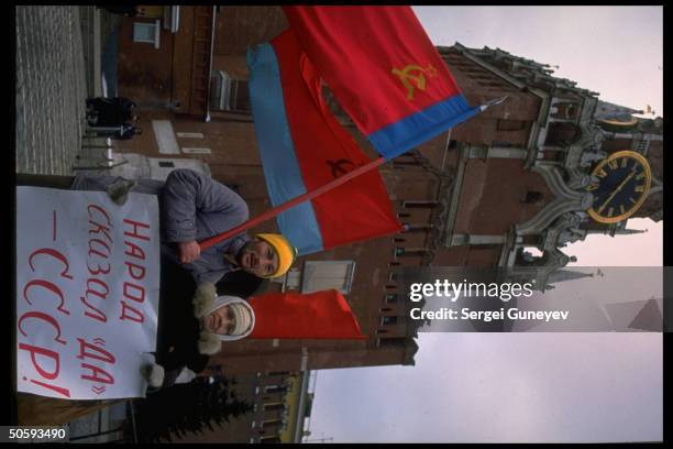 Cccp Sign Cccp Flag Photos and Premium High Res Pictures - Getty Images