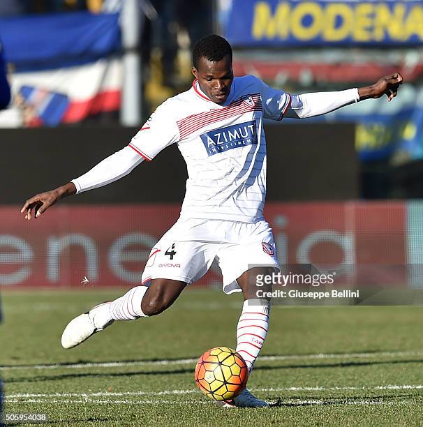 Isaac Cofie of Carpi FC in action during the Serie A match between Carpi FC v UC Sampdoria at Alberto Braglia Stadium on January 17, 2016 in Modena,...