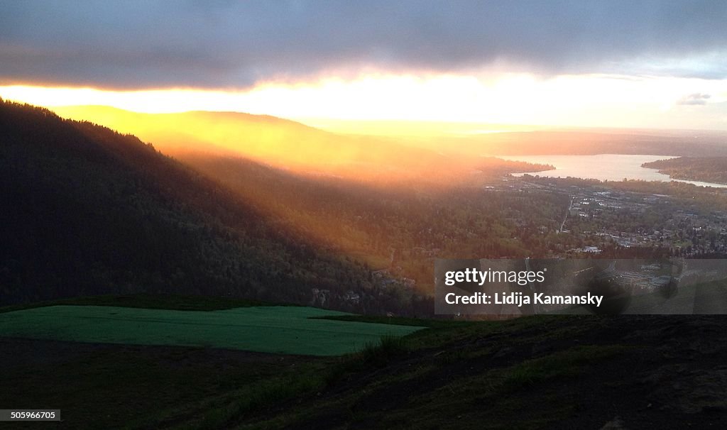 Illuminating Sunbeams