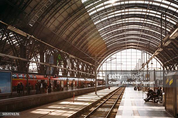 train station (hauptbahnhof) in frankfurt am main, germany - railroad station stock pictures, royalty-free photos & images