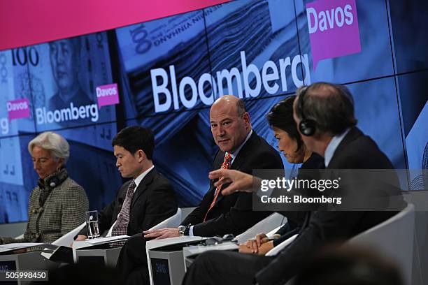 From left to right, Christine Lagarde, managing director of the International Monetary Fund , Fang Xinghai, vice chairman of China Securities...