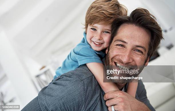 mio figlio significa tutto il mondo per me - father foto e immagini stock