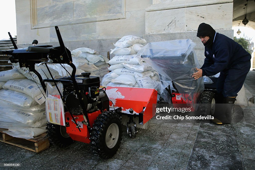 Mid Atlantic States Prepare For Large Snow Storm