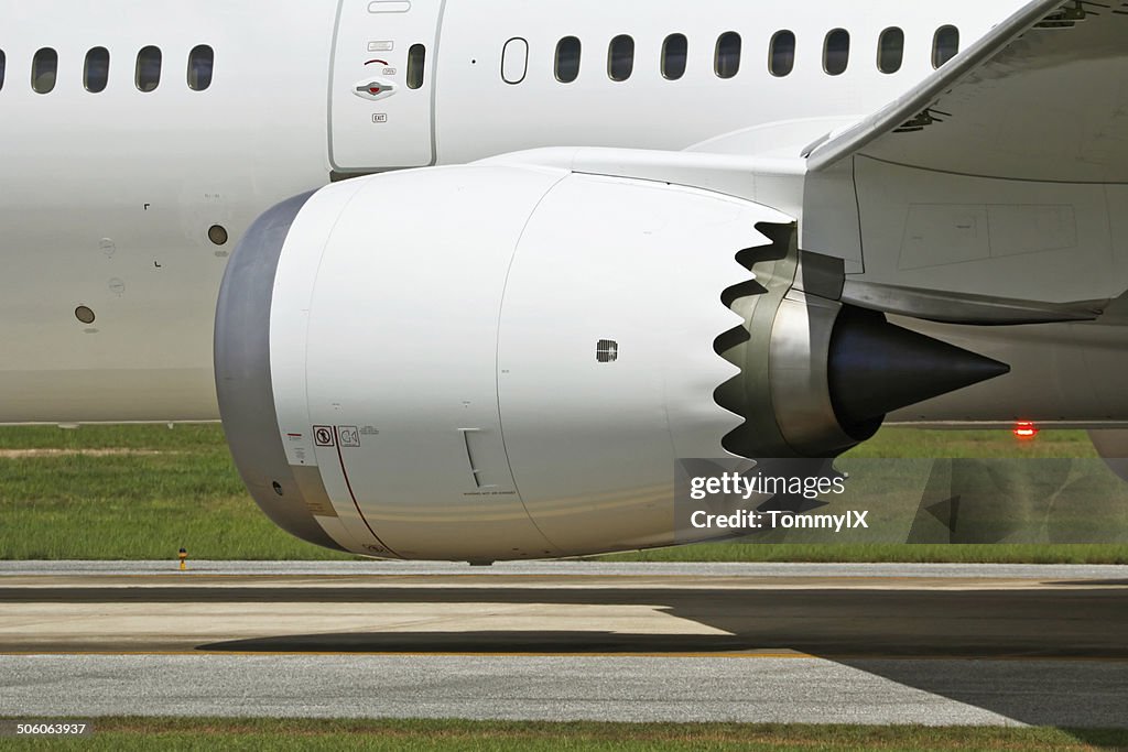 787 Enginetype Boeing 787 Airplane Engine High-Res Stock Photo - Getty Images