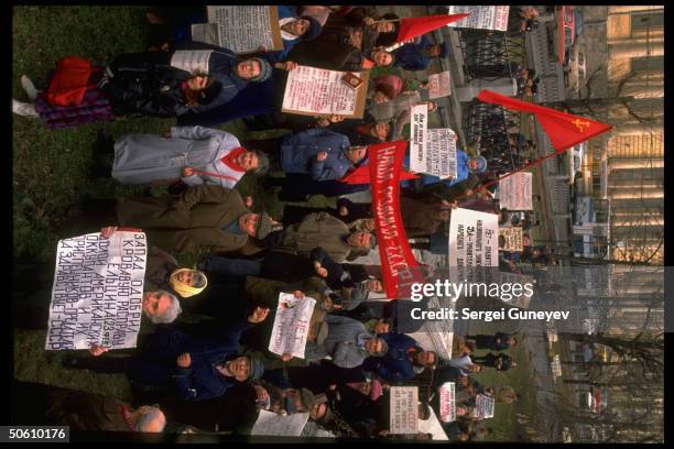 Cccp Sign Cccp Flag Photos and Premium High Res Pictures - Getty Images