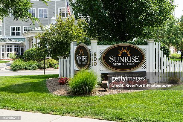 sunrise assisted living - retirement community building stock pictures, royalty-free photos & images