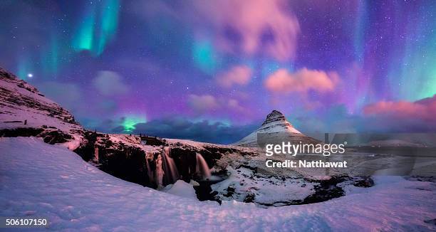 panoramic view of kirkjufell mountain with aurora - aurora borealis imagens e fotografias de stock
