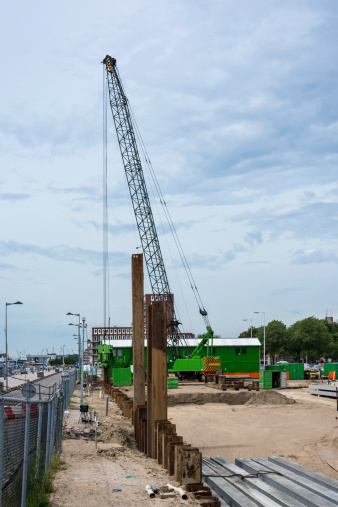 Retaining Steel Rails placing steel retaining walls 이미지 (506108017) - 게티이미지뱅크