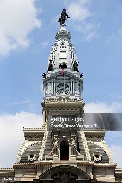 bell tower of city hall - rathaus von philadelphia stock-fotos und bilder