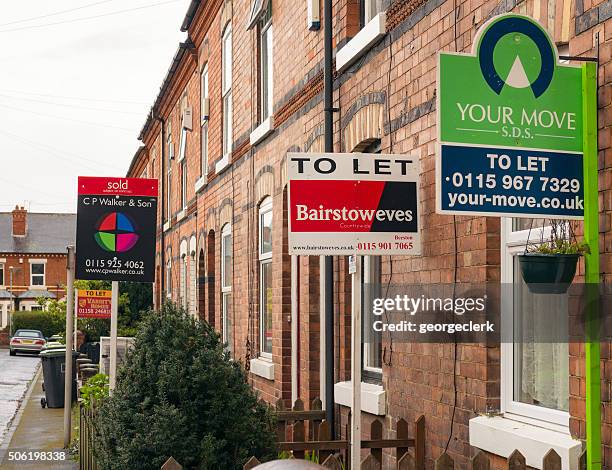 property agent signs in england - house rental stock pictures, royalty-free photos & images