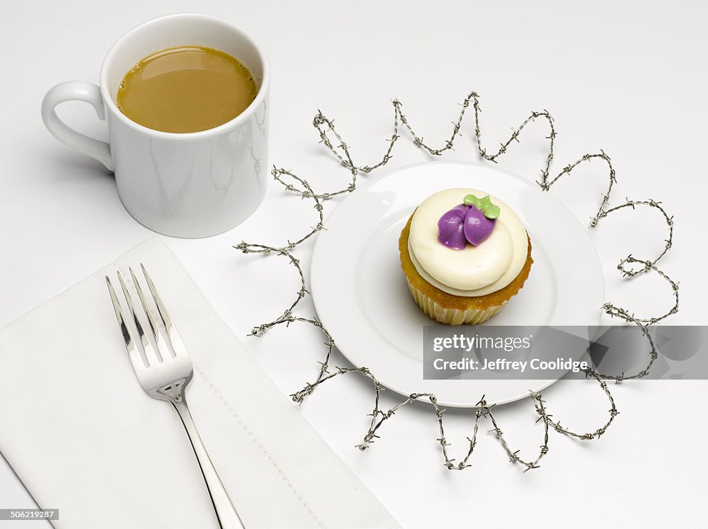 Cupcake with Barbwire Place Setting