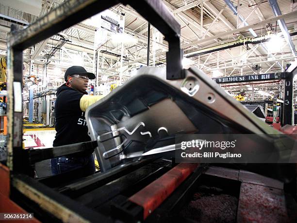 44 Chryslers Warren Stamping Plant Stock Photos, HighRes Pictures, and