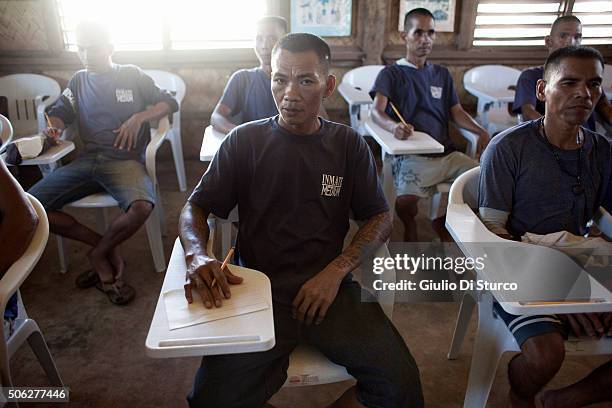 Inmates Classroom Photos et images de collection - Getty Images
