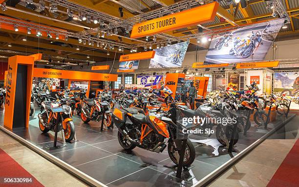 ktm motors show stand - car bike show stockfoto's en -beelden