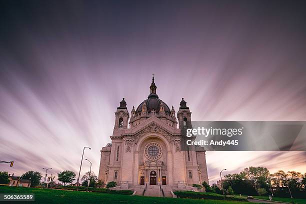 cathedral of st. paul - kathedraal stockfoto's en -beelden