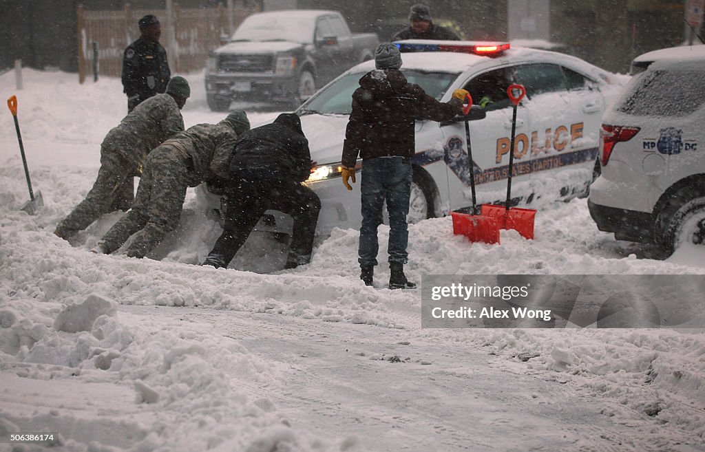 Huge Snow Storm Slams Into Mid Atlantic States