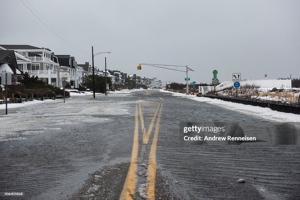 Huge Snow Storm Slams Into Mid Atlantic States