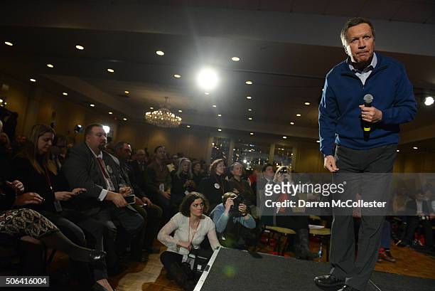 Republican presidential candidate John Kasich speaks at the NHGOP First In The Nation Town Hall January 23, 2016 in Nashua, New Hampshire. The...