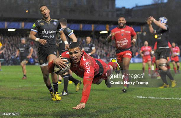 Bryan Habana of Toulon goes over for his sides try during the European Rugby Champions Cup match between Bath Rugby and RC Toulon at the Recreation...