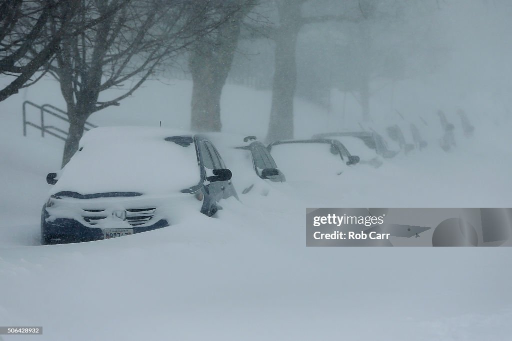 Huge Snow Storm Slams Into Mid Atlantic States