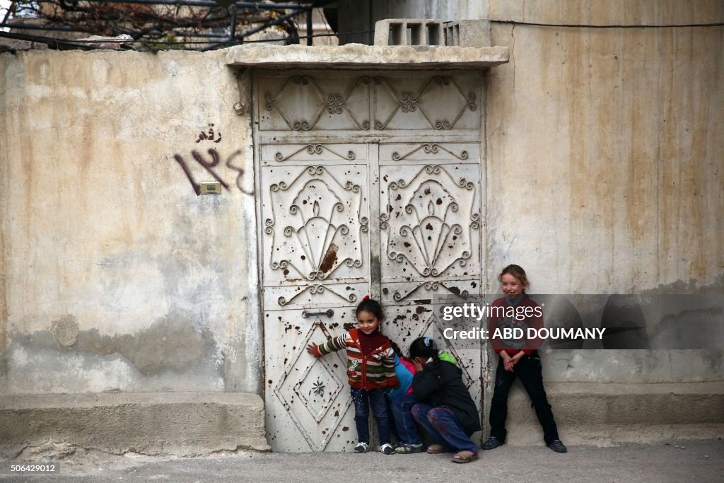 TOPSHOT-SYRIA-CONFLICT-DAILY-LIFE