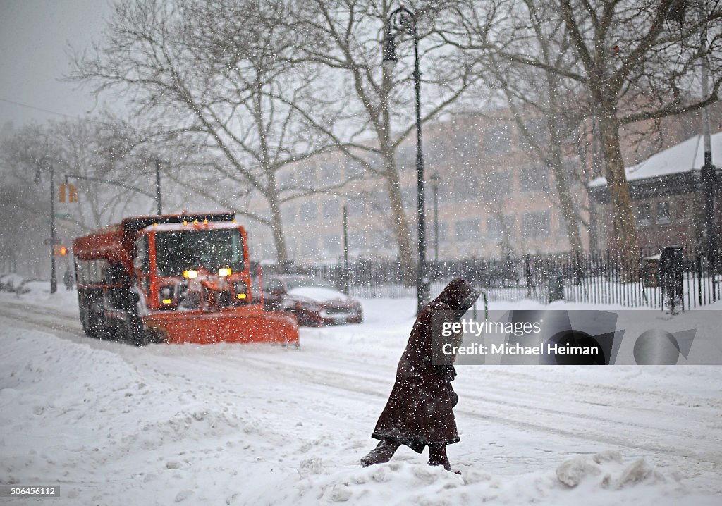 Huge Snow Storm Slams Into Mid Atlantic States