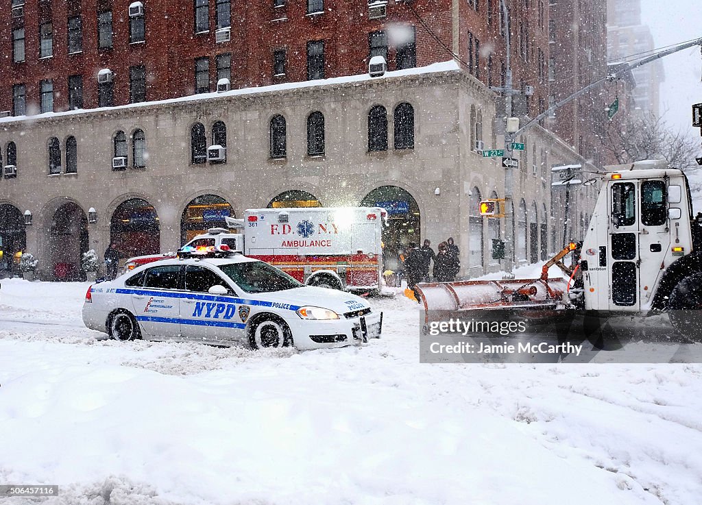 Huge Snow Storm Slams Into Mid Atlantic States