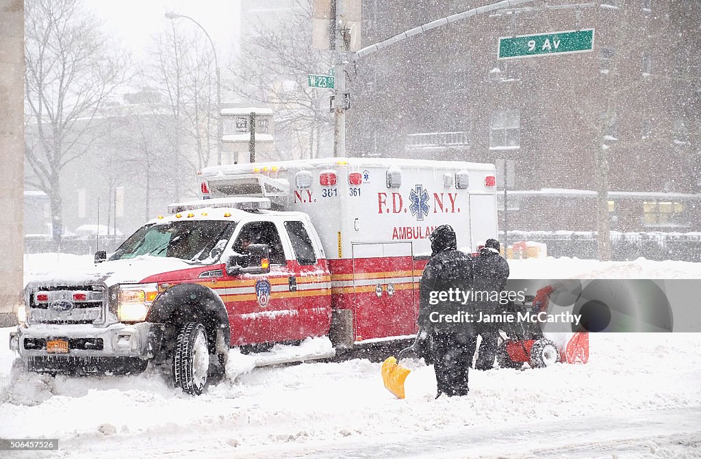 Huge Snow Storm Slams Into Mid Atlantic States