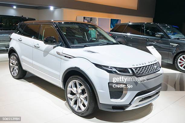 range rover suv exklusiver - range rover stock-fotos und bilder