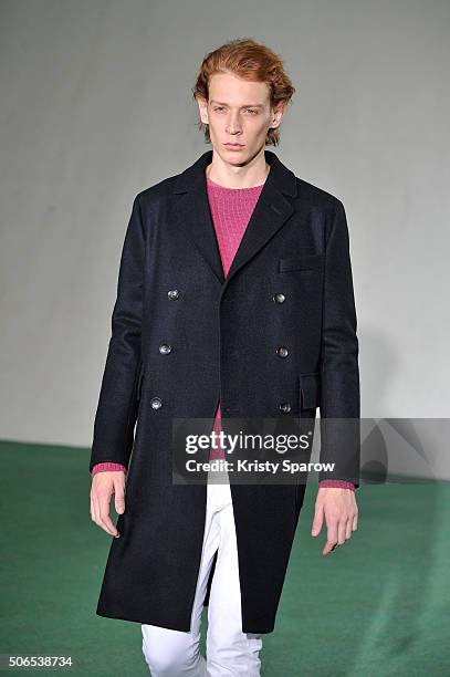 Model walks the runway during the Officine Generale Menswear Fall/Winter 2016-2017 show as part of Paris Fashion Week on January 24, 2016 in Paris,...